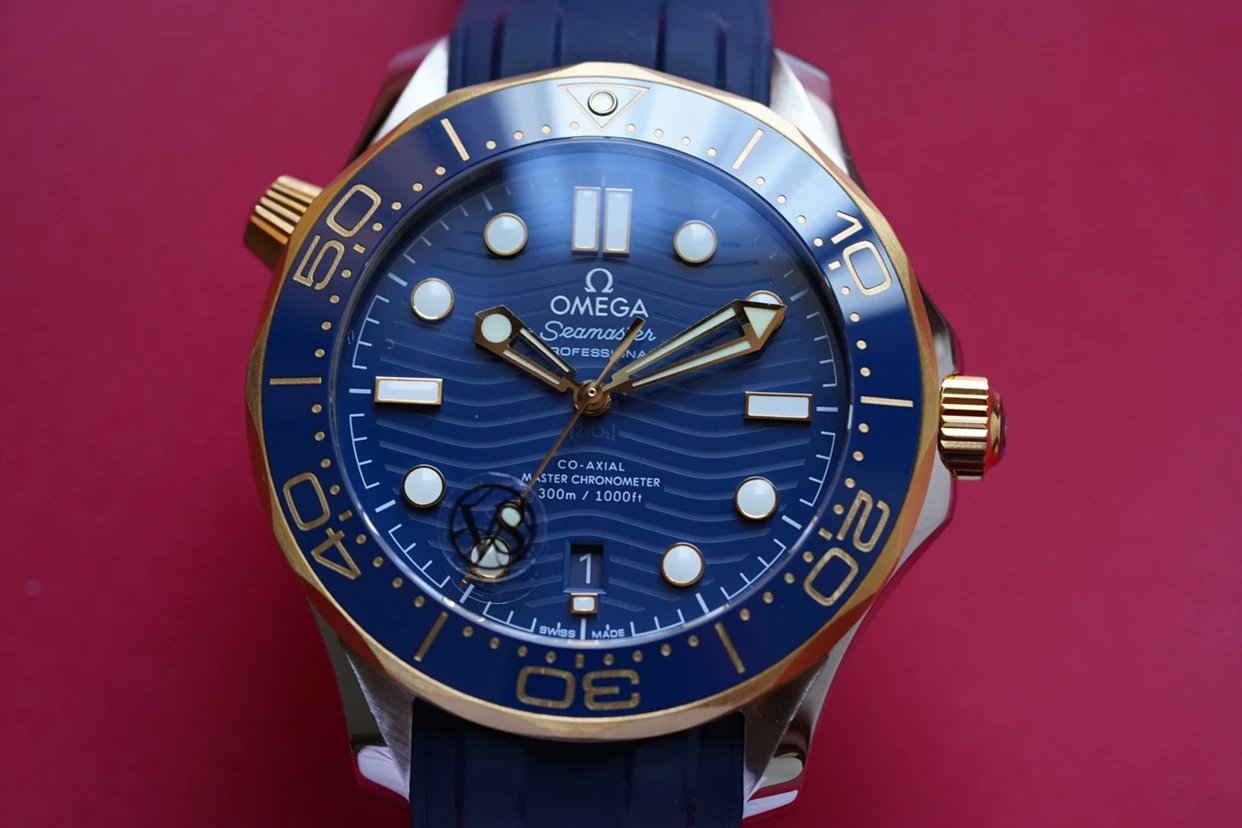 VS厂欧米茄海马300米蓝盘间机械表顶级复刻手表